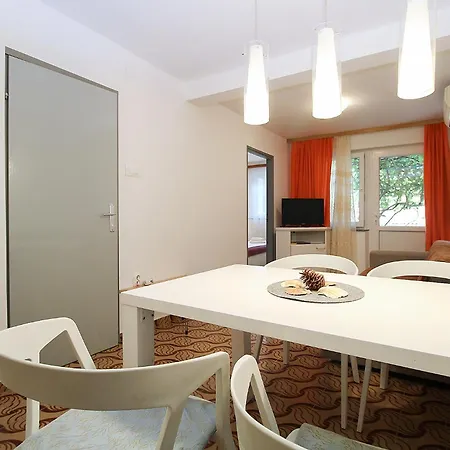 Branko 1348 Apartman *