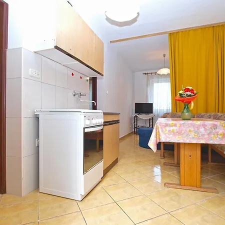 Branko 1348 Pola