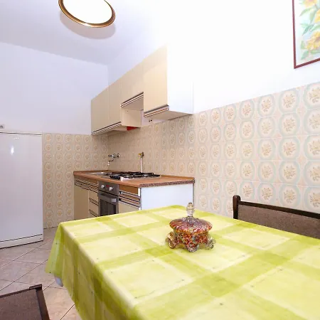 Branko 1348 Pola