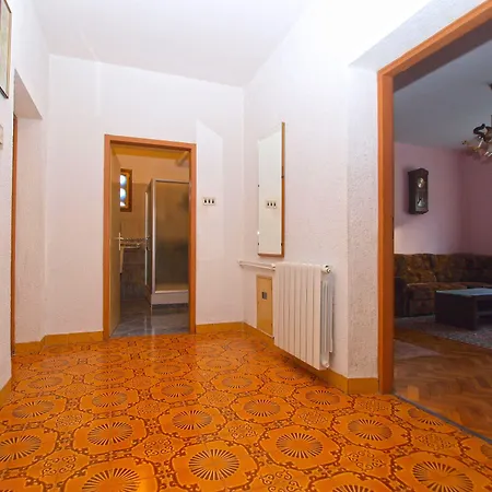 Branko 1348 Apartmán Pula