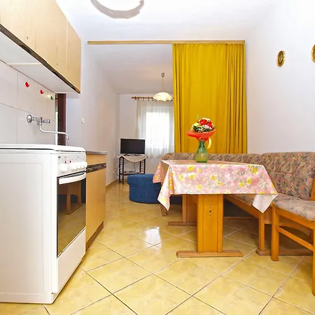 Branko 1348 Apartmán Pula