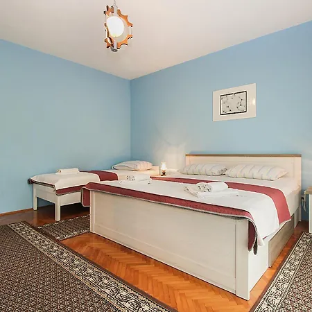 Branko 1348 Apartmán