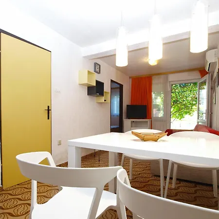 Branko 1348 Apartament